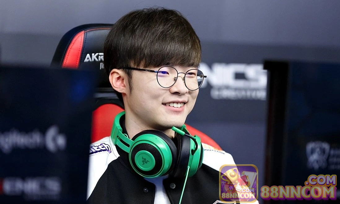 Quỷ vương chính là tượng đài Esport